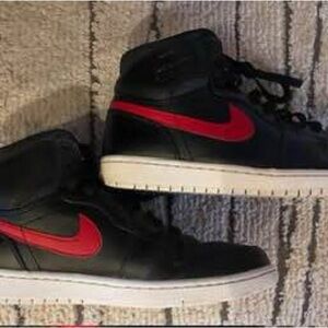 Nike Air Jordan 1 Retro High 'Rare Air' hightop.  size 9.